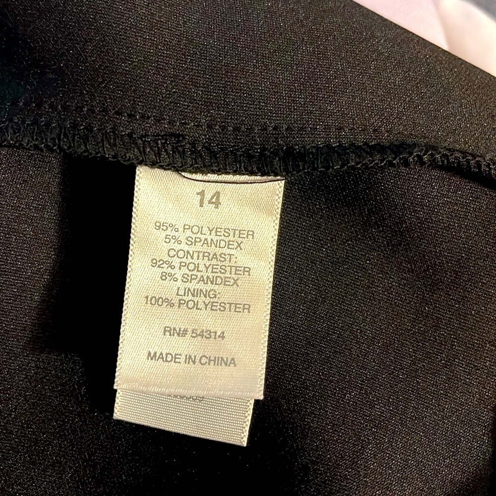 Bisou Bisou Vibrant Geometric Scuba Black Dress. 95% Polyester. 5% Spandex - Picture 6 of 6